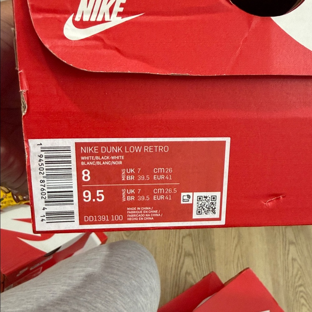 Nike Dunk Men's Black and White Low-Top Sneakers - Picture 8 of 8